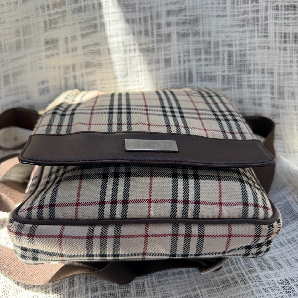 Vintage Burberry Nova Check Messenger Bag Crossbody Unisex - Picture 10 of 17